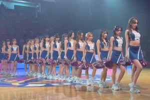 麦穗丰晒香港金牛啦啦队：今年NBL竞争比想象中激烈噢