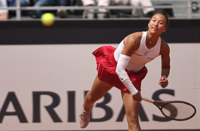 皇冠体育平台-郑钦文连续三年进罗马16强 这项战术成最大亮点